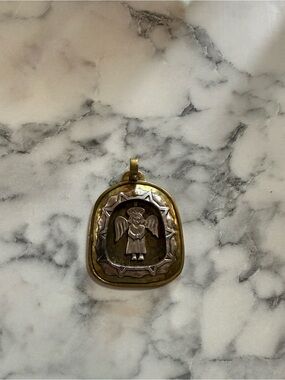 Jeep Collins JEC Sterling Silver 925
Brass Angel Shadowbox Pendant
RETIRED